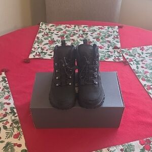 Gently Used Boys Timberland Hiker Boot Size 2  Youth Black
